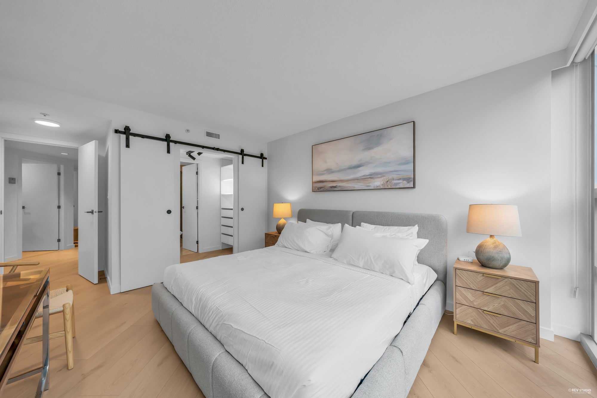 2B2B Vancouver Condo - Main Image